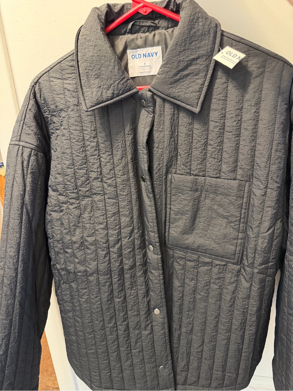 Old Navy Quilted Snap-Front Jacket in Charcoal Gray